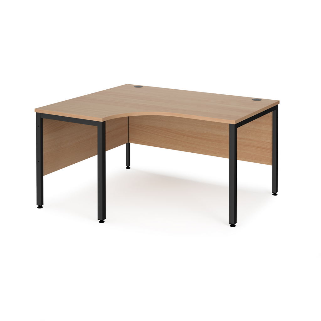 Picture of Maestro 25 left hand ergonomic desk 1400mm wide - black bench leg frame, beech top