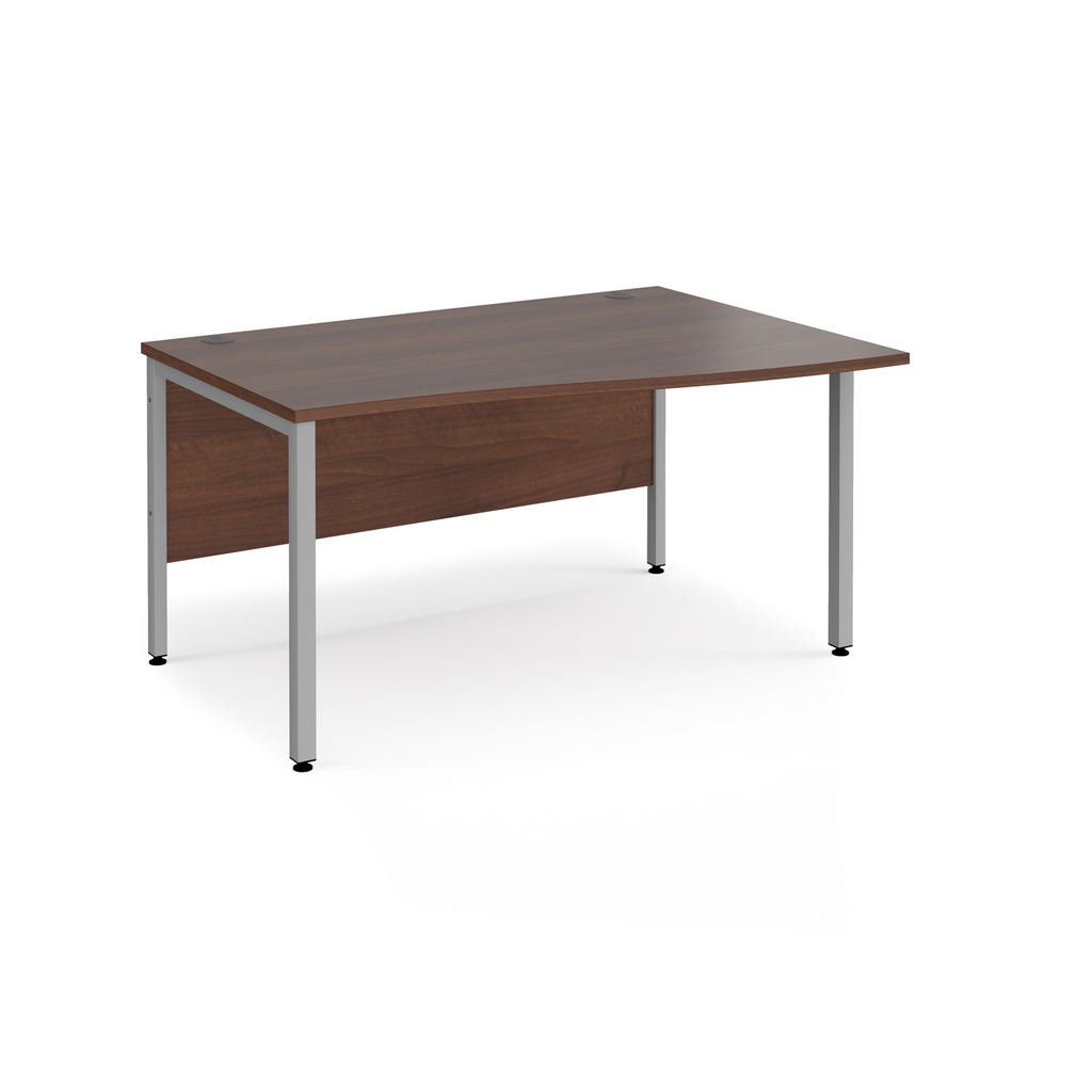 Picture of Maestro 25 right hand wave desk 1400mm wide - silver bench leg frame, walnut top