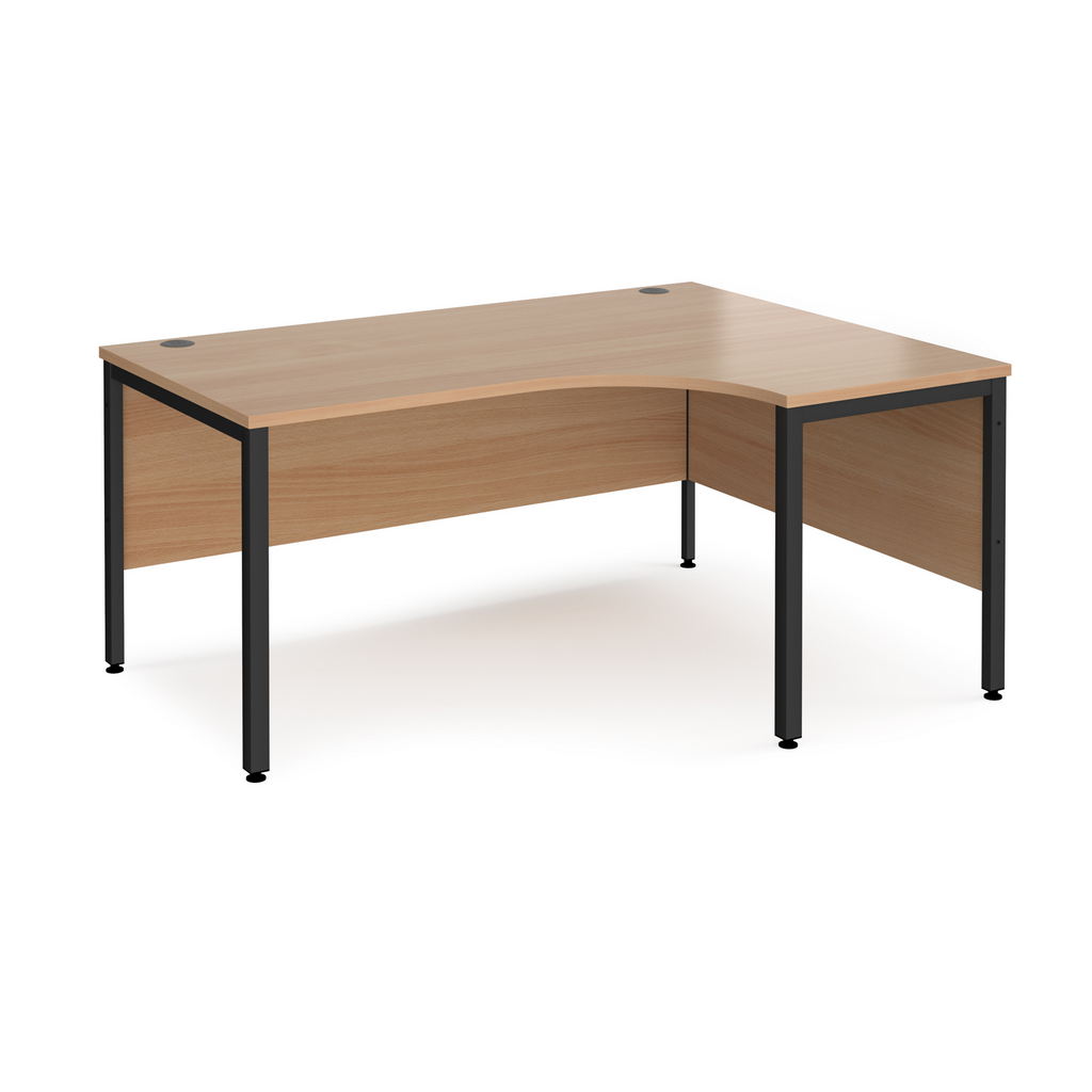 Picture of Maestro 25 right hand ergonomic desk 1600mm wide - black bench leg frame, beech top