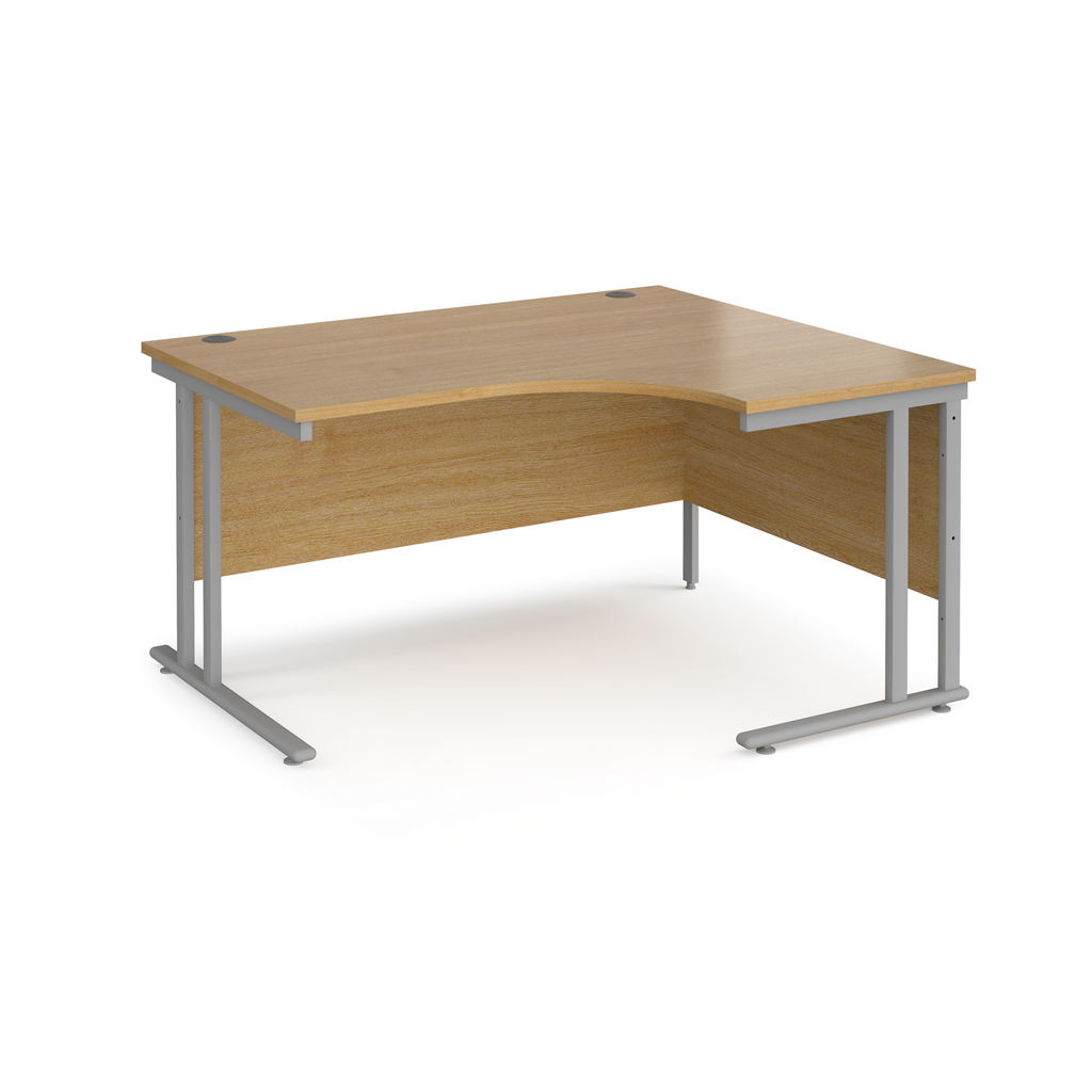 Picture of Maestro 25 right hand ergonomic desk 1400mm wide - silver cantilever leg frame, oak top