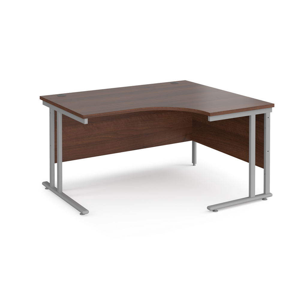 Picture of Maestro 25 right hand ergonomic desk 1400mm wide - silver cantilever leg frame, walnut top