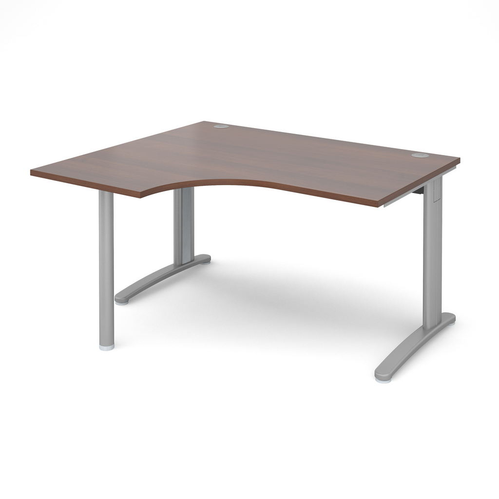 Picture of TR10 left hand ergonomic desk 1400mm - silver frame, walnut top