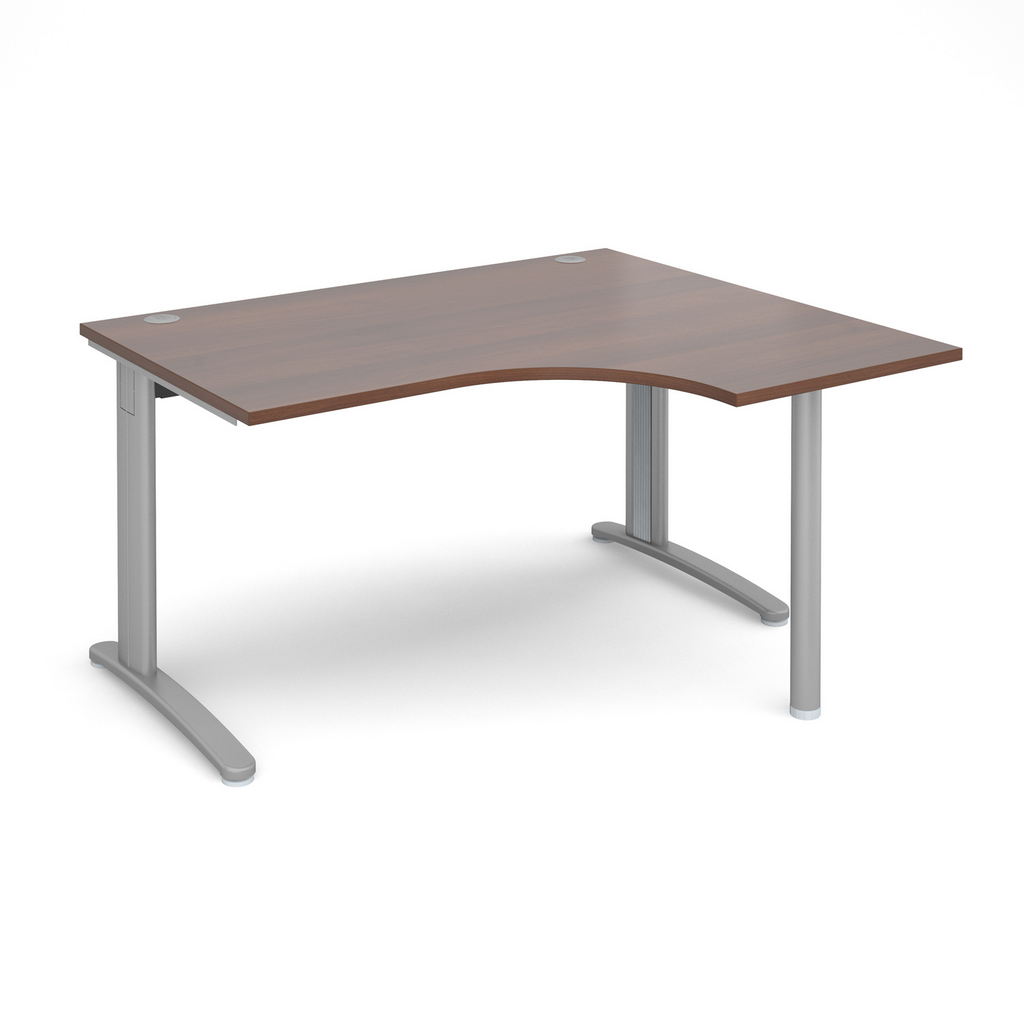 Picture of TR10 right hand ergonomic desk 1400mm - silver frame, walnut top