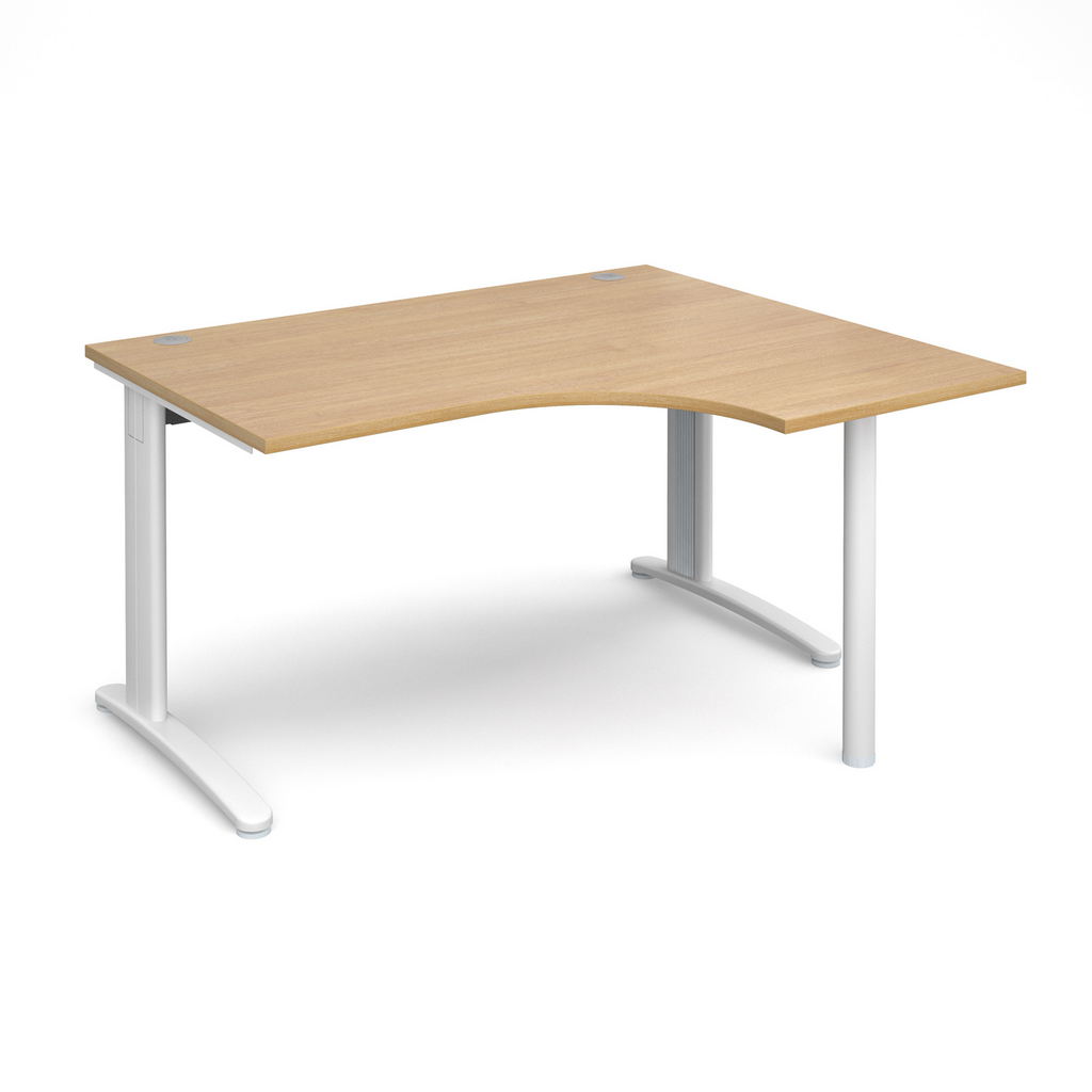 Picture of TR10 right hand ergonomic desk 1400mm - white frame, oak top