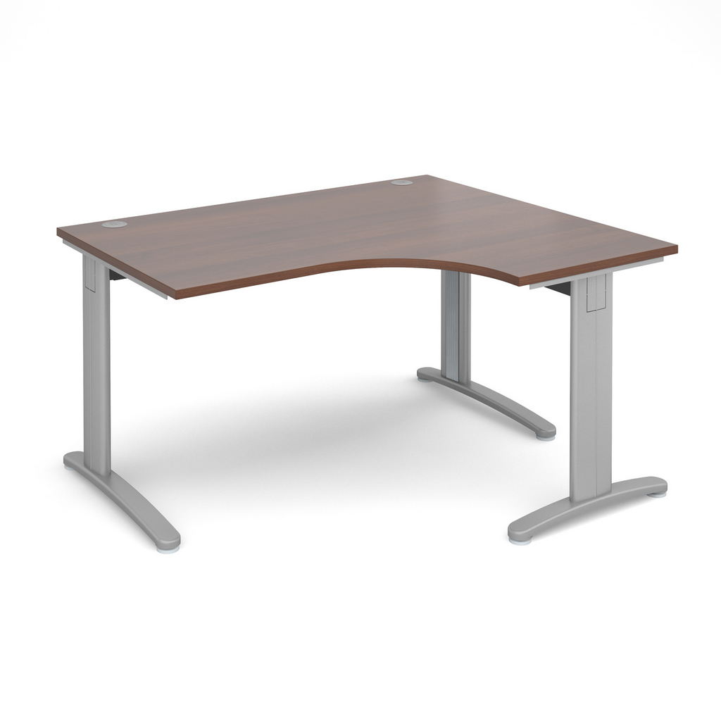 Picture of TR10 deluxe right hand ergonomic desk 1400mm - silver frame, walnut top