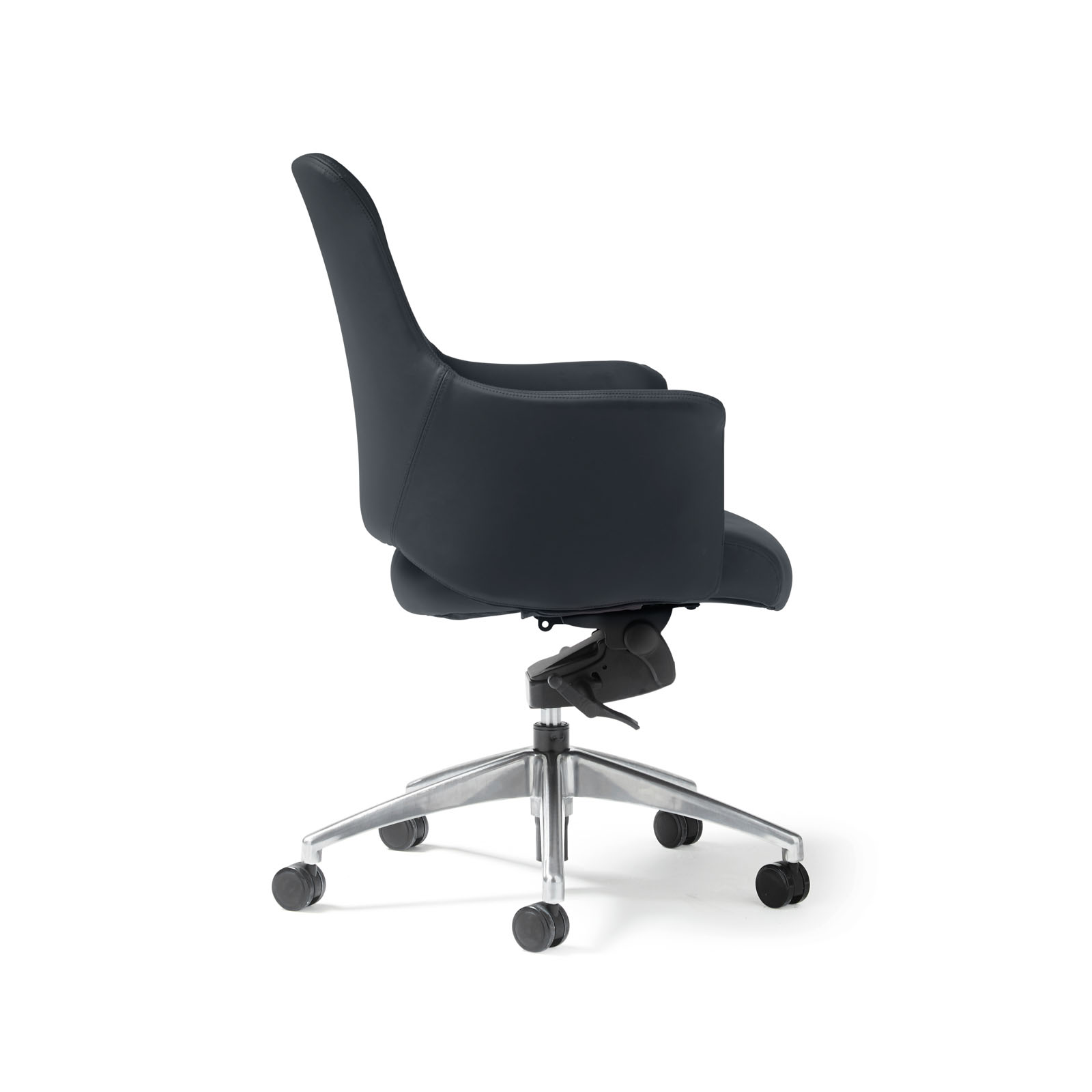 Picture of Tempo medium back executive chair in the Black faux leather